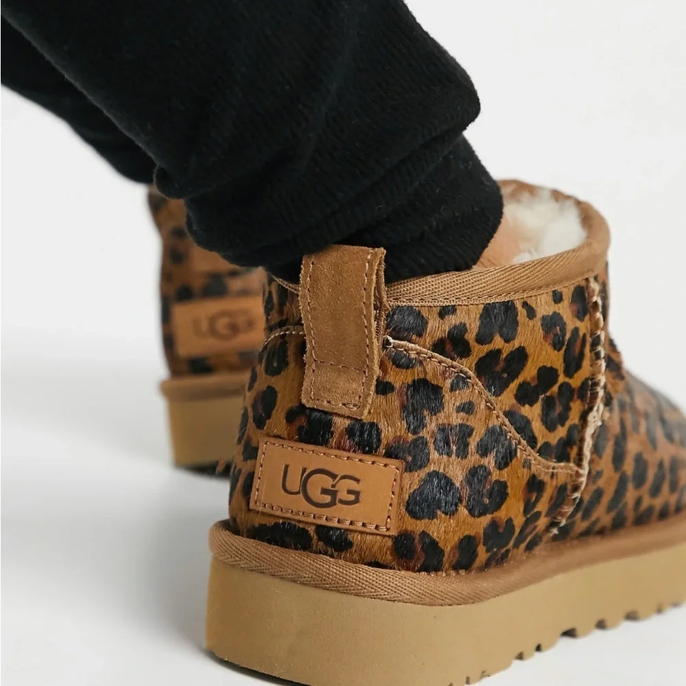 NWT UGG Classic Ultra Mini ankle boots in leopard print size 6 - Picture 3 of 8